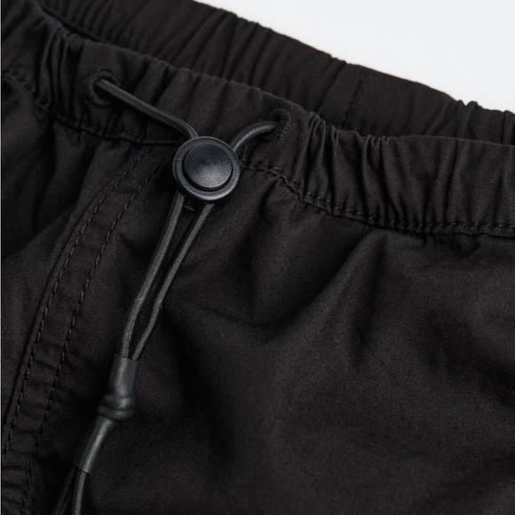 Parachute Pants 🖤 - Picture 2 of 3